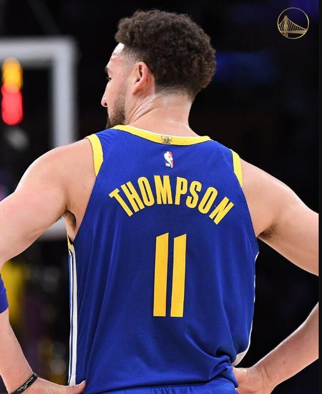 杜兰特第628场以真实命中率60%轰20+，高居历史第二（杜兰特以60%真实命中率砍下20+已达628场，位列历史第二）