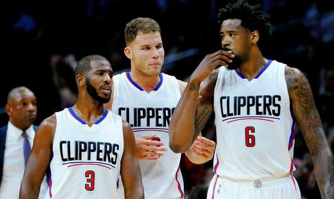 半场：皇马1-2曼城，罗德里戈破门，奥赖利扳平，哈兰德反超（半场战报：皇马1-2落后曼城，罗德里戈先开纪录，奥赖利扳平，哈兰德反超比分）