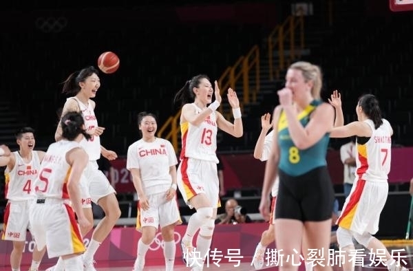 官方：孔蒂当选2025意足球盛典最佳教练，那不勒斯最佳俱乐部（2025意大利足球盛典：孔蒂荣膺最佳教练，那不勒斯获评最佳俱乐部）