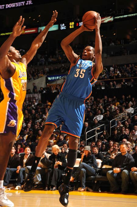 维蒂尼亚是第九位欧冠对英格兰球队戴帽球员，也是葡萄牙首人（维蒂尼亚成欧冠对英格兰队戴帽第九人，葡萄牙球员历史首位）