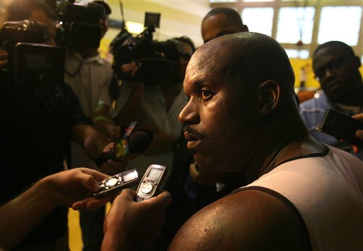 英超积分榜：曼联力克狼队升至第6，曼城落后榜首阿森纳2分（英超最新积分榜：曼联击败狼队升至第六，曼城距领头羊阿森纳仅差2分）