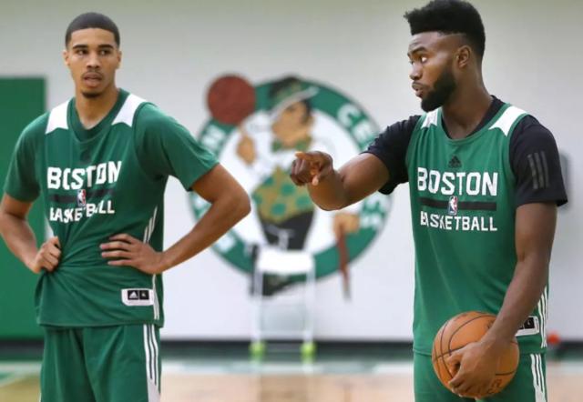 美媒为火箭列出控卫补强人选：保罗&莫兰特&特雷·杨在列（美媒盘点火箭控卫引援目标：保罗、莫兰特、特雷·杨上榜）