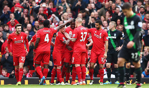 大师的舞步，佩德里左脚凌空卸球后右脚送出精妙直塞（佩德里舞步生风：左脚凌空卸球，右脚直塞穿透防线）