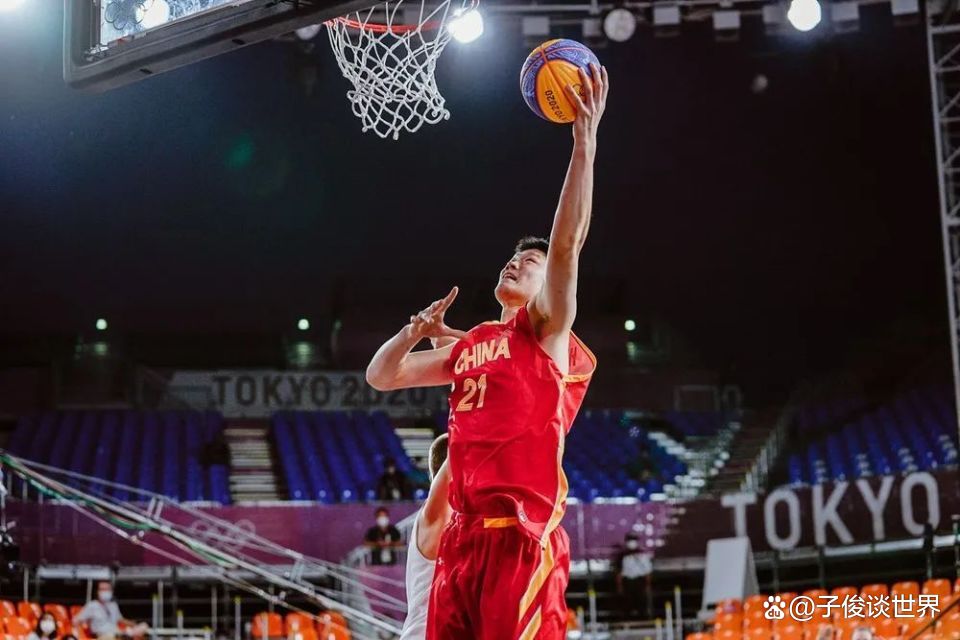 马特乌斯：我和马拉多纳就像梅西和C罗，但我们场外相处更多（马特乌斯：我与马拉多纳如同梅西与C罗，但场外互动更频繁）