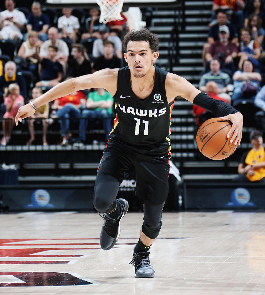 每体：巴萨不会为合同只剩半年的中卫付转会费，想来只能免签（每体：巴萨无意为合同剩半年的中卫支付转会费，若想加盟只能自由身）