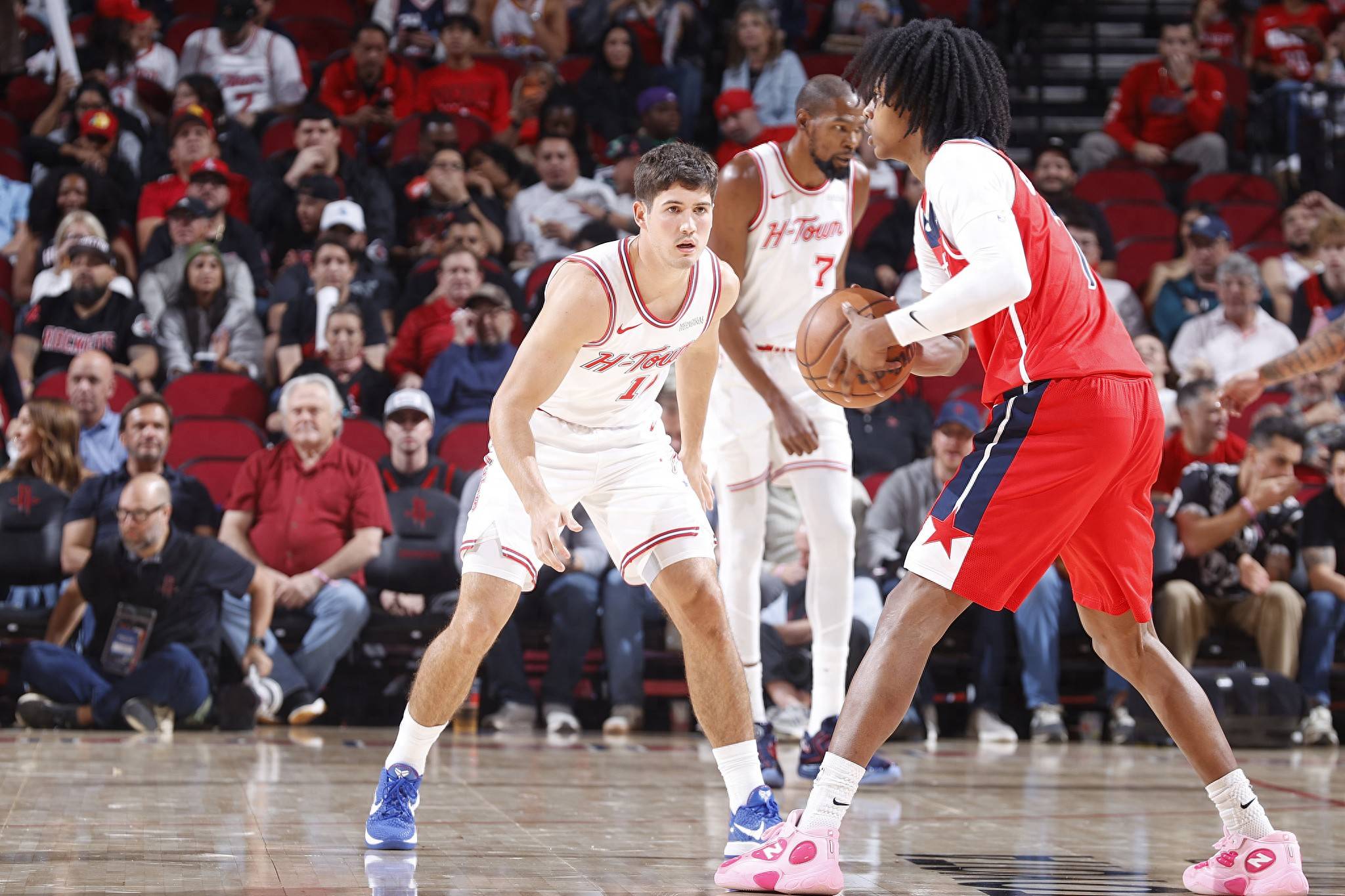 拉文or小波特？美记：雄鹿正兜售库兹马&波蒂斯以换取有影响的人（美记：雄鹿打包库兹马与波蒂斯求换强援，目标或锁定拉文或小波特）