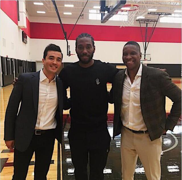 以全新视角回顾AC米兰对阵罗马的比赛📽️🔴⚫（从不同角度重温AC米兰与罗马的较量📽️🔴⚫）