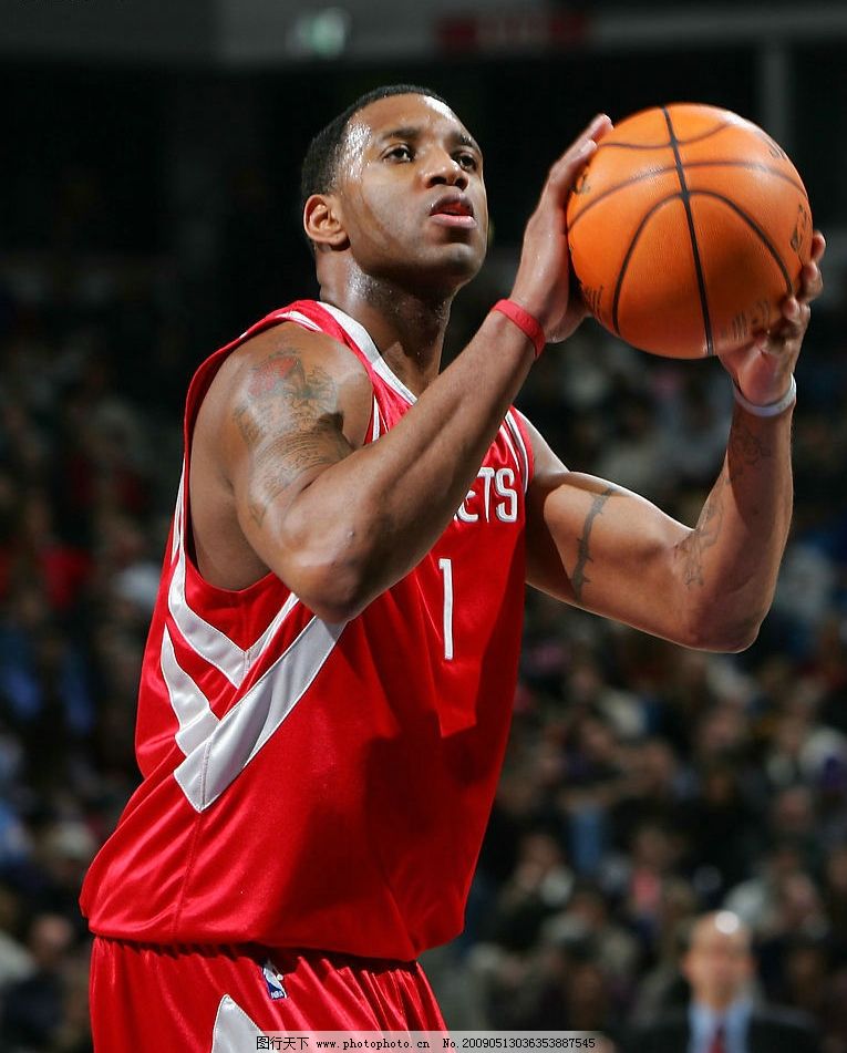 英超：曼联客场2-1击败莱斯特城（英超：曼联客场2-1力克莱斯特城）