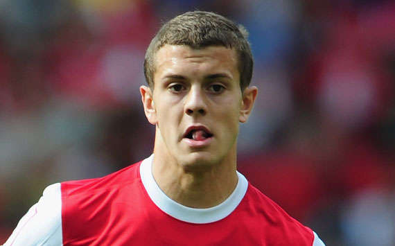 开场就较劲？追梦格林左路突破造独行侠犯规 弗拉格左路突破勇士成功（开场火药味拉满：格林左翼强突造独行侠犯规，弗拉格左翼突破打穿勇士防线）