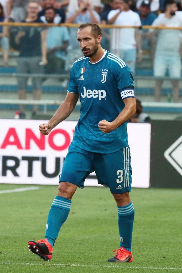 TA：不少人希望迈阿密输球，但也认为他们夺冠对联赛有好处（TA：许多人盼迈阿密落败，却认为其夺冠有益联盟）