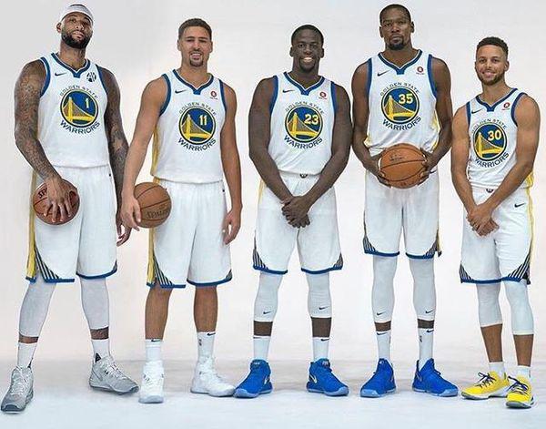 欧洲足球疯狂夜：拜仁造惨案，曼城大胜切尔西爆冷（欧洲足坛疯狂夜：拜仁酿惨案，曼城大捷，切尔西爆冷）