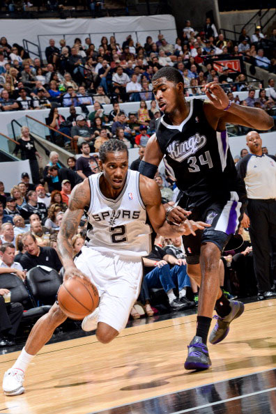 官方：浓眉因腹股沟痉挛退出圣诞大战，离场前3分3板1断2帽（官方：浓眉在圣诞大战因腹股沟痉挛提前退赛，离场前贡献3分3篮板1抢断2封盖）