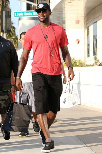 又赢球了！朱婷带河南女排3比0拿下四川，三连胜提前晋级，三场只输一局（朱婷率河南女排3-0横扫四川，豪取三连胜提前晋级，三战仅失一局）