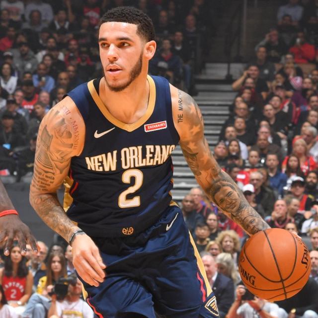 爱美的年纪？亚马尔接受护发和痤疮治疗，全身心做好自我养护（青春爱美正当时：亚马尔进行护发与祛痘护理，专注全方位自我管理）