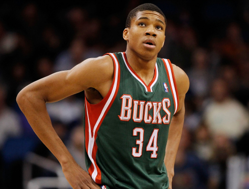 山东泰山达成中国顶级联赛总积分1500分里程碑，为中超首队（山东泰山总积分破1500分，成中超首队达成顶级联赛里程碑）